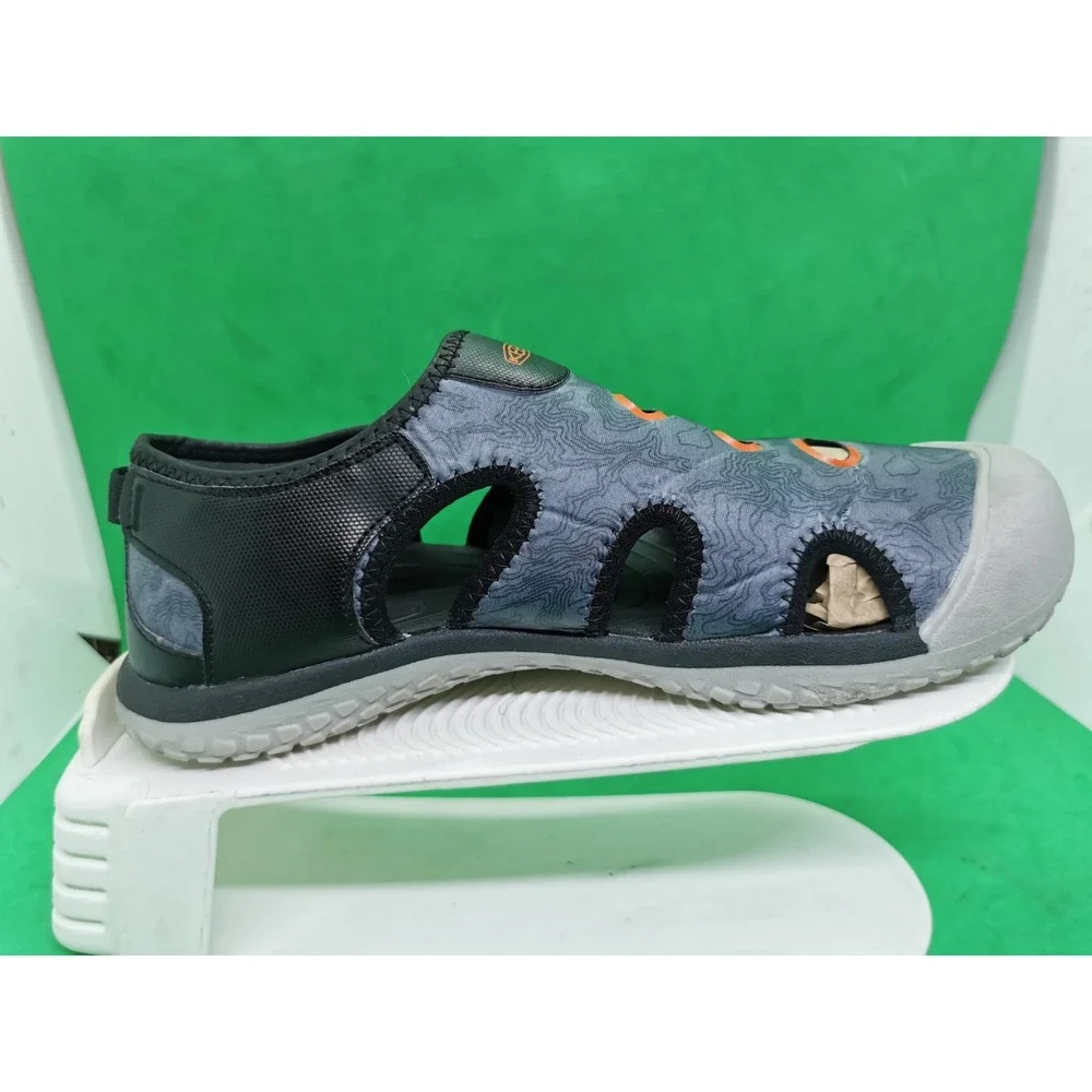 KEEN Stingray Closed Toe Sandals Black/Safety Orange Youth/ Men's Size 6